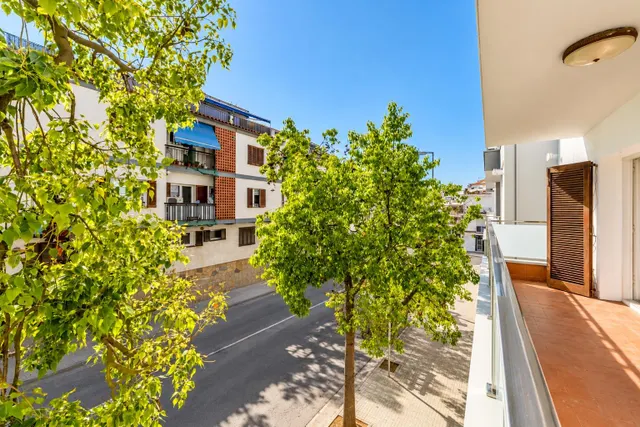 AMPLIO PISO CON TERRAZA EN EL POBLE SEC — 30