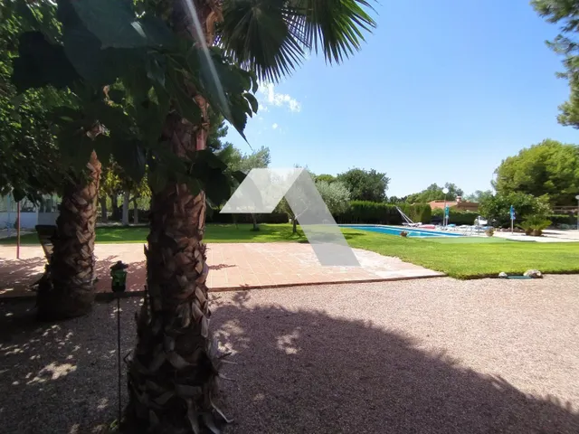 Chalet en venta — 19