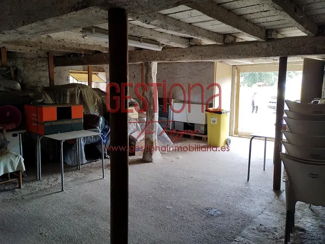 CASA DE PIEDRA CON AMPLIA PARCELA. ESCOBEDO DE VILLAFUFRE. — 27
