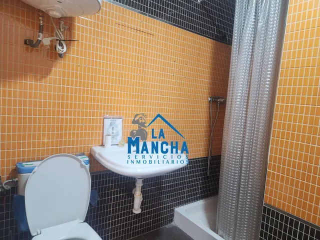 *105.000€* inmobiliaria la mancha vende local en carretera de jaen de Albacete. — 9