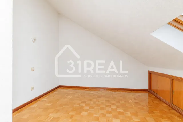 Ático duplex con terraza en Valdeacederas — 21