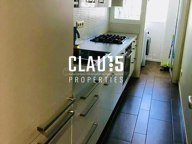 Piso en venta con vistas al mar, piscina comunitaria y ascen - foto 5