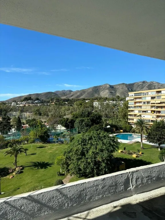 Exclusivo apartamento reformado con impresionantes vistas al mar en una de las mejores zonas de Torremolinos — 6