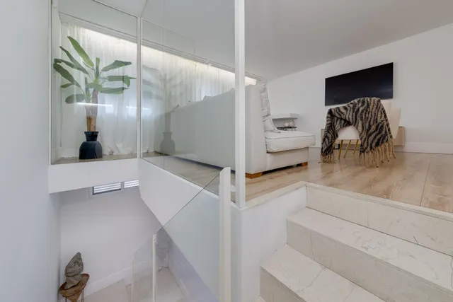 EXCLUSIVA VIVIENDA DE 250M2 EN DOS PLANTAS, CENTRICA Y A 200M DE LA PLAYA DEL CURA — 39