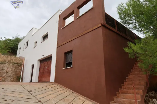 EXCLUSIVA VILLA DE DISEÑO CON PISCINA PRIVADA, VISTAS PANORÁMICAS Y 1.760 M2 DE PARCELA — 6
