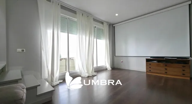 Casa unifamiliar con piscina privada, garaje y 3 dormitorios | la milagrosa, jerez — 28