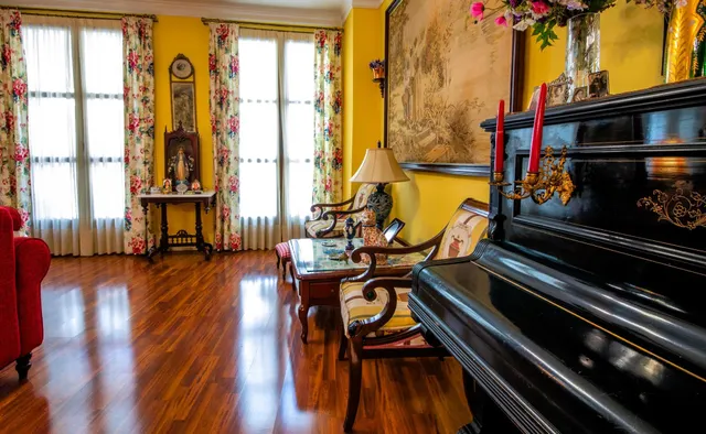 EXCELENTE PISO EN CALLE REJAS DE LA VIRGEN — 46