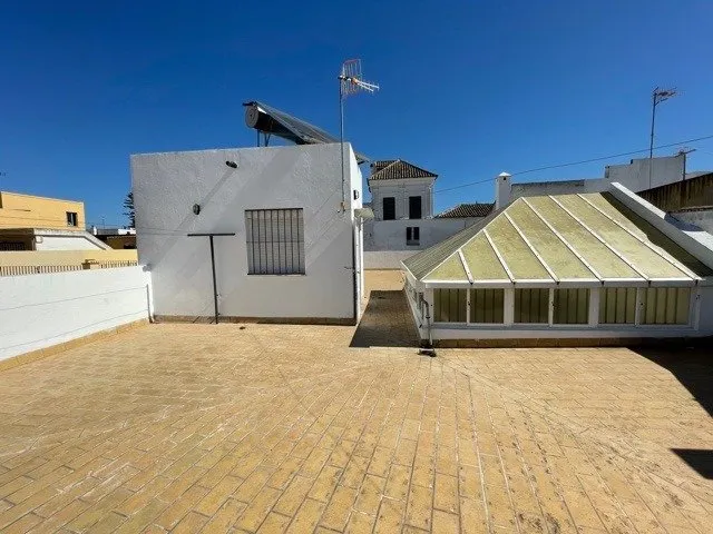 CASA EN EL CENTRO DE SANLUCAR — 14