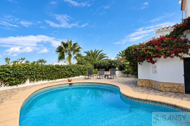 Chalet con piscina en venta en Jávea/Xàbia - 4 dormitorios y vistas al Montgó — 3