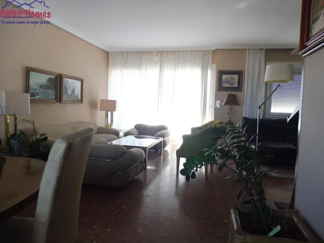 AMPLIA VIVIENDA SEÑORIAL ZONA BAHIA BLANCA - foto 3