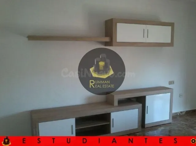 EST/ Piso de TRES Dormitorios en Gran Capitán - foto 2
