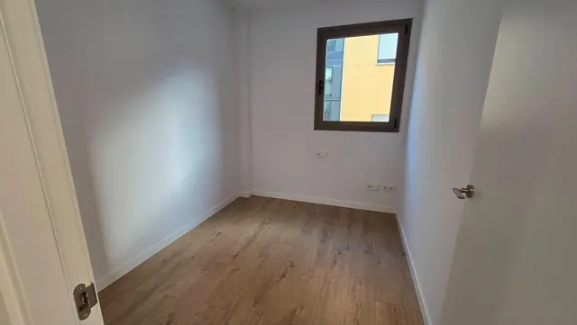 Piso nuevo a estrenar, con terraza, pk, trastero, ascensor y patio comunitario. Súper céntrico. — 17