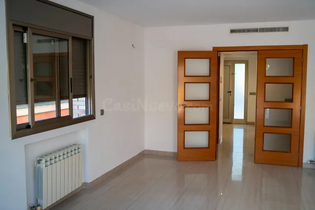 CASA ESQUINERA DE 5 habitaciones EN BARENYS - foto 5