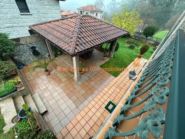 REF 7043 CHALET DE PIEDRA CON 5 DORMITORIOS EN MOS — 42