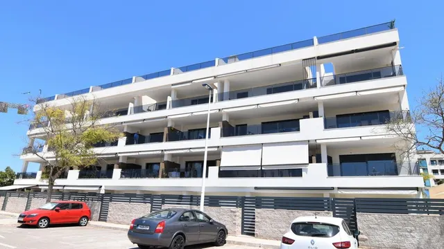 Apartamento moderno en Santa Pola con vistas despejadas — 25