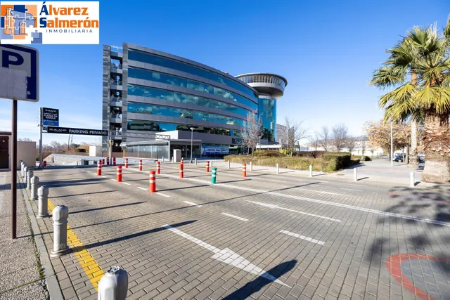 Apartamento tipo loft con garaje incluido y piscina en zona Parque Lagos — 39