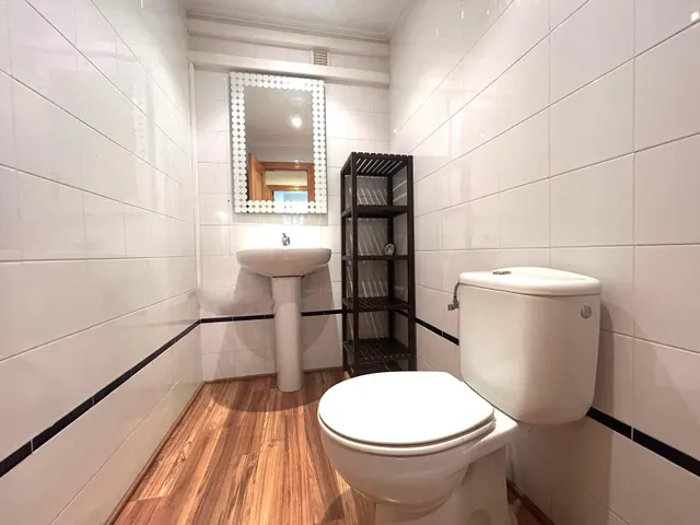Amplio y Luminoso Piso en El Ejido Norte - Excelente Oportunidad por €129,900 — 11