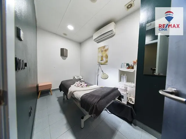 Inversión Prime: Oasis de Lujo en el corazón de Granada. — 18