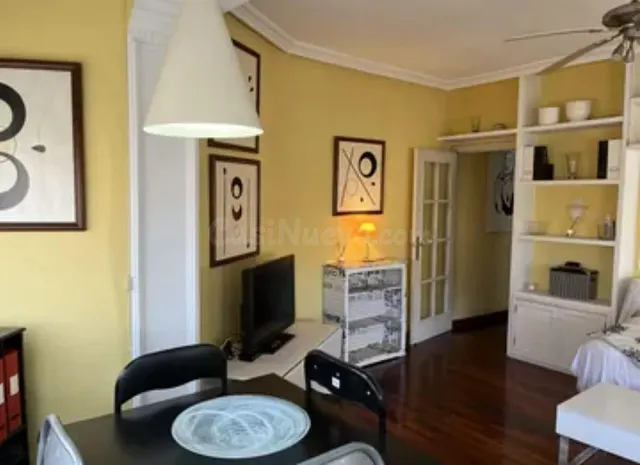Piso amueblado en Calle San Antón, 19 – Luminoso, amplio y e