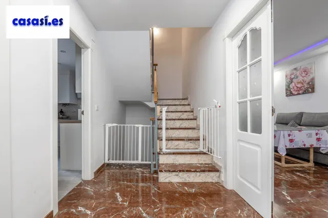 Encantadora Casa Reformada en Ogijares con Vistas y Espacios para Disfrutar — 17