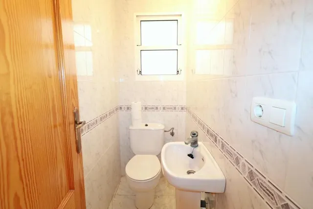 Apartamento de 2 dormitorios en Torrevieja, Alicante (Costa Blanca) — 14
