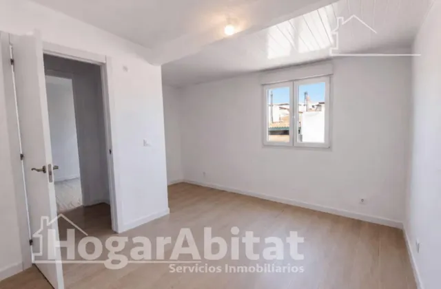 REFORMADA Y ACOGEDORA CON BUHARDILLA Y TERRAZA — 13