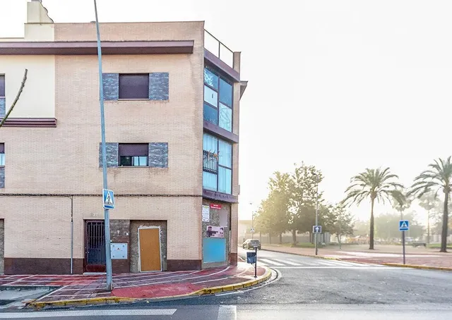 Venta de Conjunto de Plazas de Garaje en Dos Hermanas - foto 2