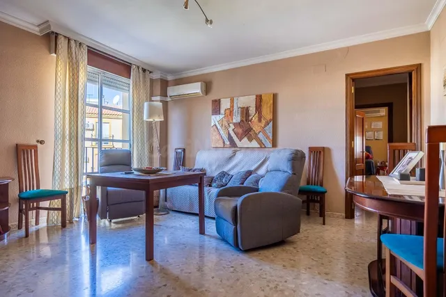 Piso Luminoso y Conservado en Primera Planta en Coria del Rí - foto 4