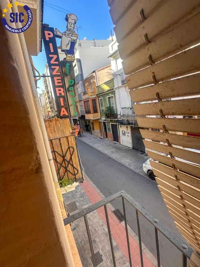 Casa de planta baja y dos alturas en el centro de Castellón, zona Tascas, junto a Fadrell, Borrull ideal para restauración o para vivienda. — 25