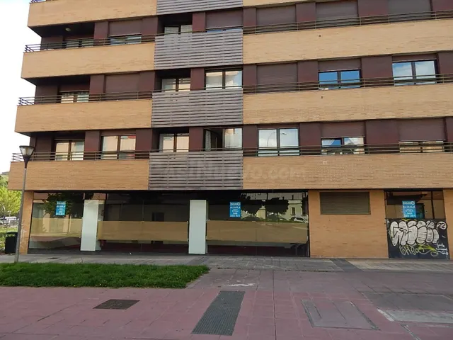 ETXEA alquila local en Rochapea, 183 m2 - foto 2