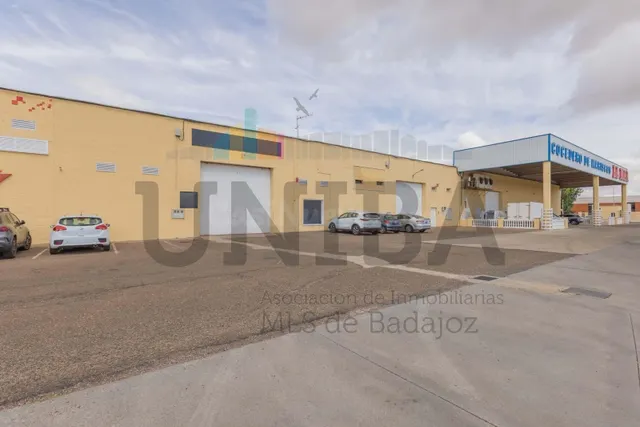 NAVE A LA VENTA EN EL COMPLEJO LA MAR (POLIGONO INDUSTRIAL E - foto 2