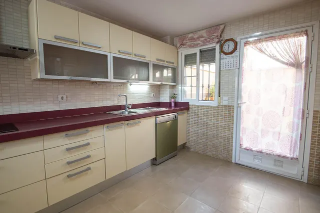 Gran casa familiar 4 dormitorios — 22