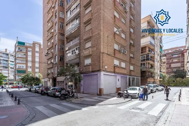 Piso reformado en Avenida Barcelona — 19