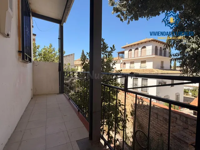DISPONIBLE CASA CON PATIO EN CARRETERA DE LA SIERRA - foto 5