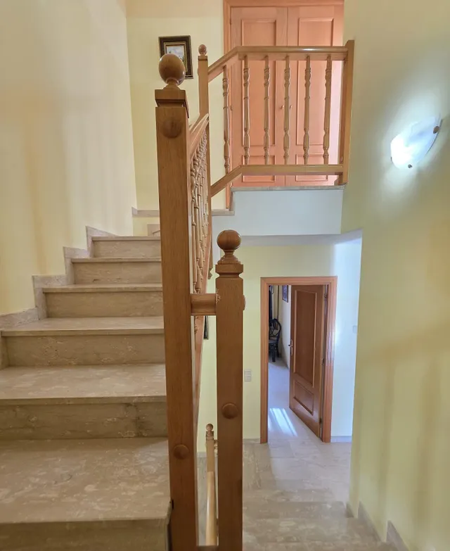 Chalet esquinero adosado en Vilafortuny — 42