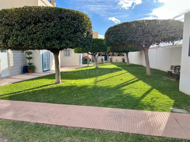 ¡OPORTUNIDAD! ADOSADO CON VISTAS AL MAR Y PISCINA COMUNITARI - foto 2