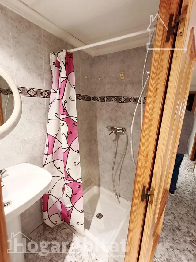 ¡PERFECTO PARA INVERTIR! CASA LUMINOSA Y ESQUINERA, CON LOCAL COMERCIAL — 41