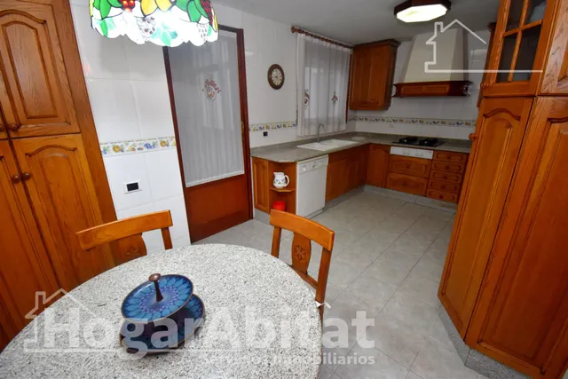 GRAN PISO SEÑORIAL CON BALCÓN Y TERRAZA EN AVENIDA PRINCIPAL — 7