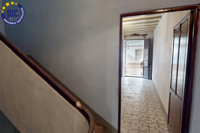 Casa de planta baja y dos alturas en el centro de Castellón, zona Tascas, junto a Fadrell, Borrull ideal para restauración o para vivienda. — 44