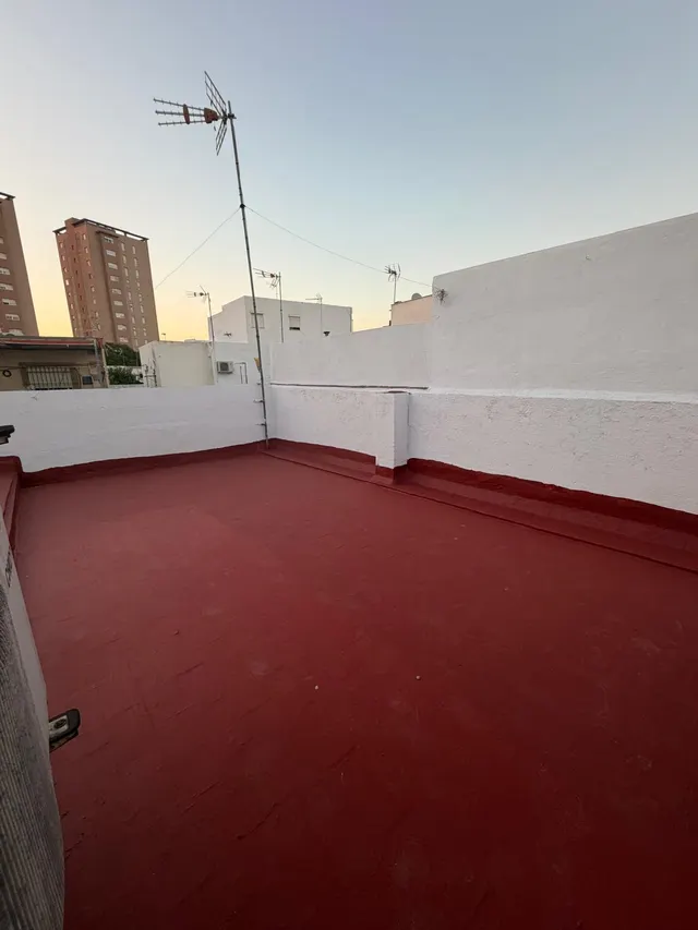 Casa de una planta con patio interior y azotea - zona el peliron — 13