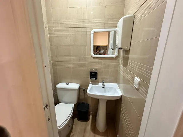 Oportunidad Única: Local Comercial Totalmente Acondicionado en San Pedro del Pinatar (Murcia) — 17