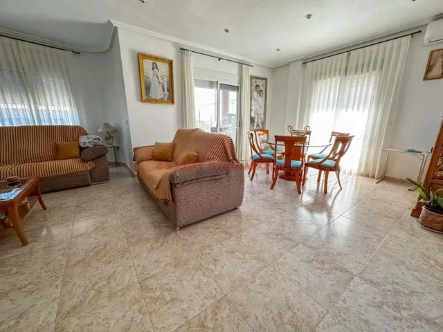 BONITO CHALET EN CORRENTIAS, ORIHUELA — 4