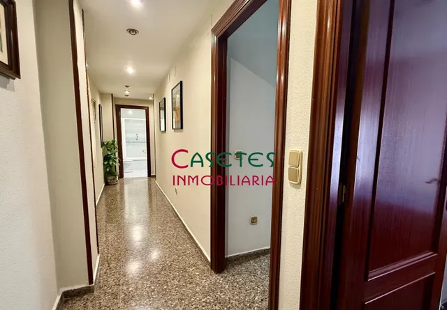 AMPLIA VIVIENDA CON PLAZA GARAJE DOBLE-CERRADA. — 26
