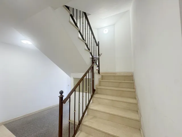 Piso en planta baja de primera transmisión, luminoso y con 3 habitaciones — 28