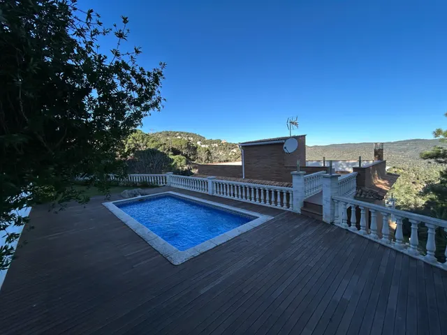 Espaciosa casa con impresionantes vistas a la montaña — 46