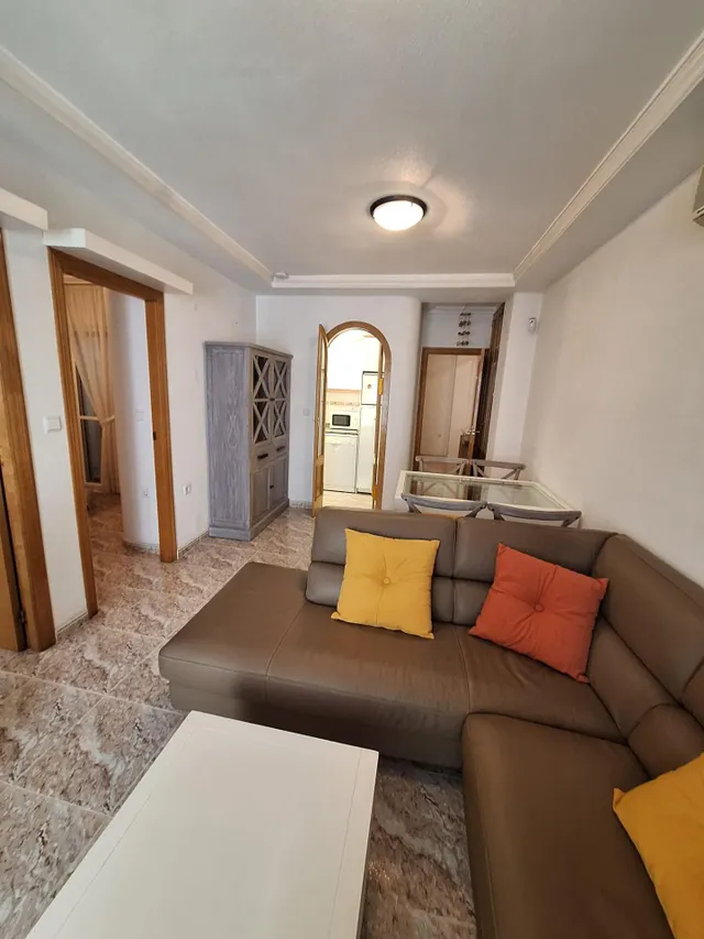 Acogedor Apartamento en Torrevieja, Ideal para Vivir — 13