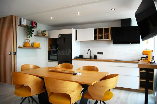 PISO EN VENTA EN FUENGIROLA, FRENTE AL PUERTO DEPORTIVO — 4
