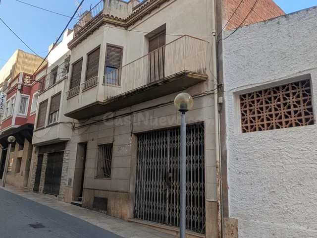 GRAN VIVIENDA CON LOCAL COMERCIAL EN CALLE RAMÓN Y CAJAL! — 3