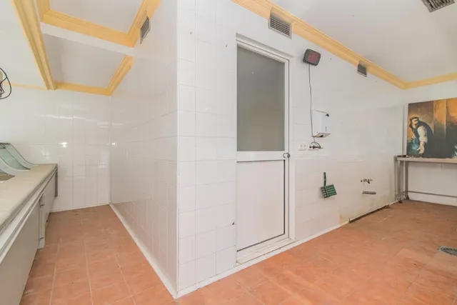 Local Comercial en la Calle San Miguel de Armilla — 14