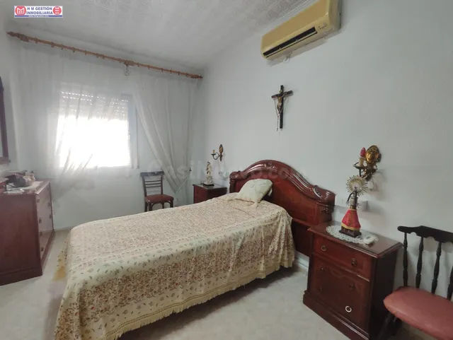 Casa adosada en esquina con dormitorio en planta baja - foto 5